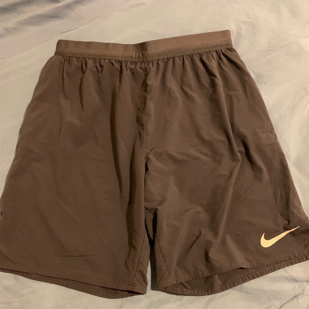 ⚡️MEN’S NIKE SHORTS⚡️ SIZE LARGE • DARK GREY